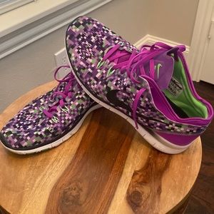 GUC Nike Free 5.0 purple digital camo print size 10 shoes